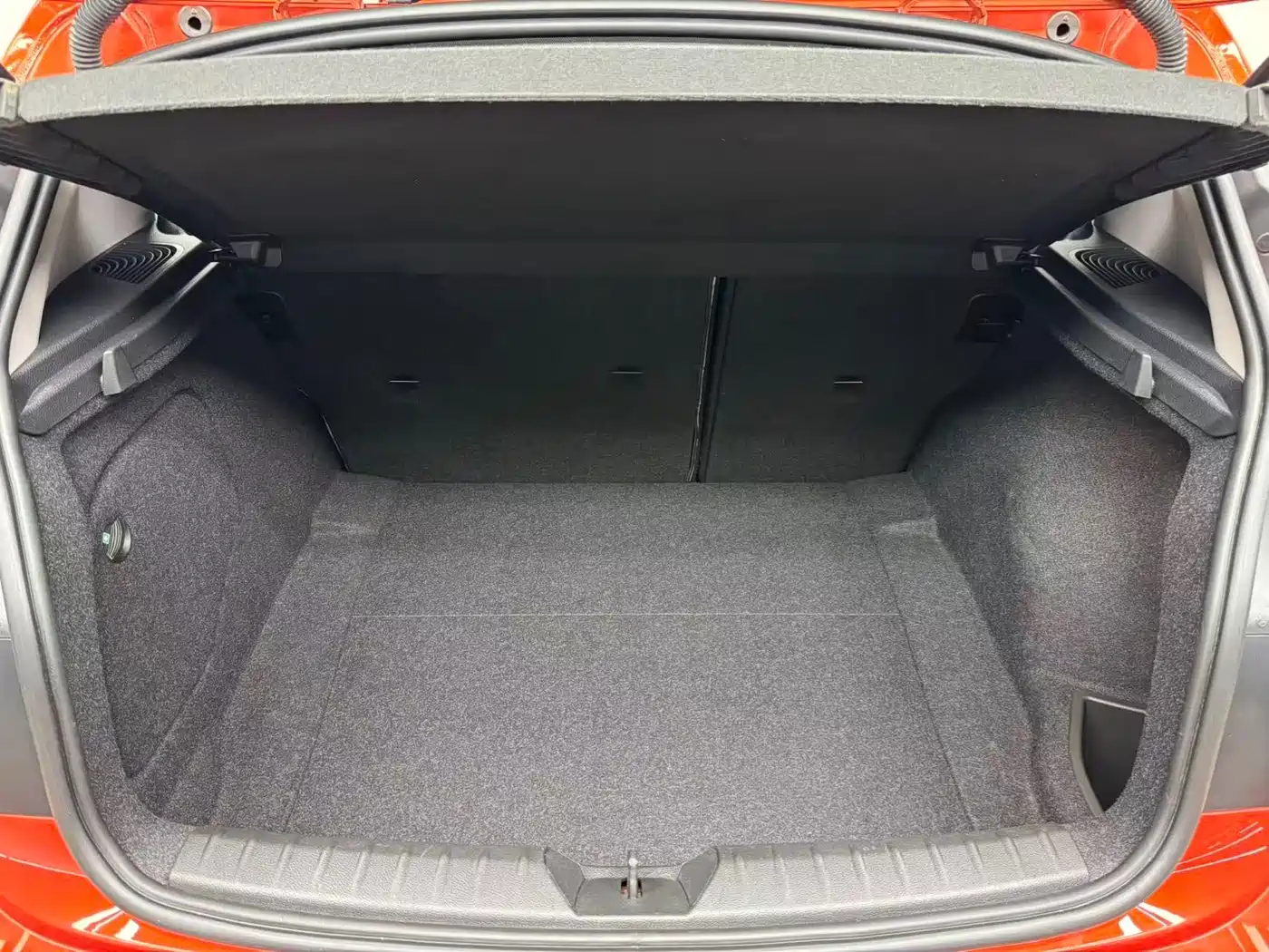 BMW 1 Series (Import) 2013 Facelift 116i Urban Model фото 8