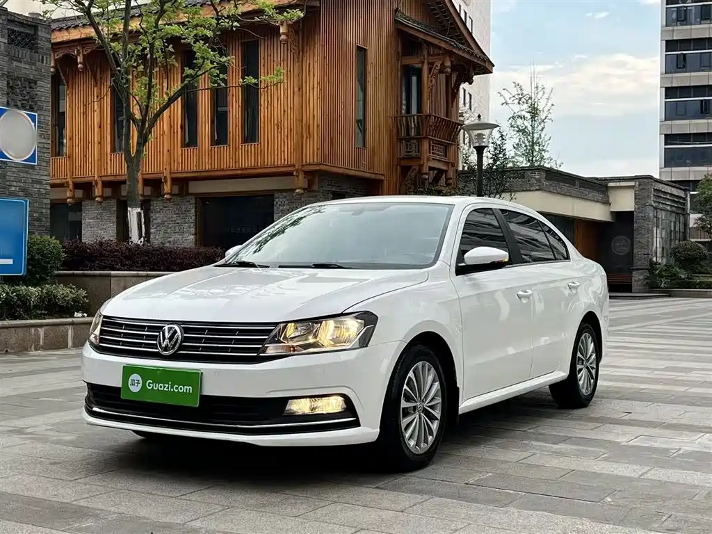 Volkswagen Lavida 2015 230TSI DSG Luxury Edition фото 2