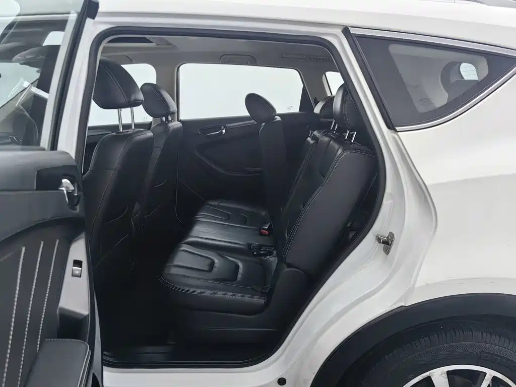 Dongfeng Fengguang Fengguang 580 2016 2016 Facelift 1.5T CVT Comfort