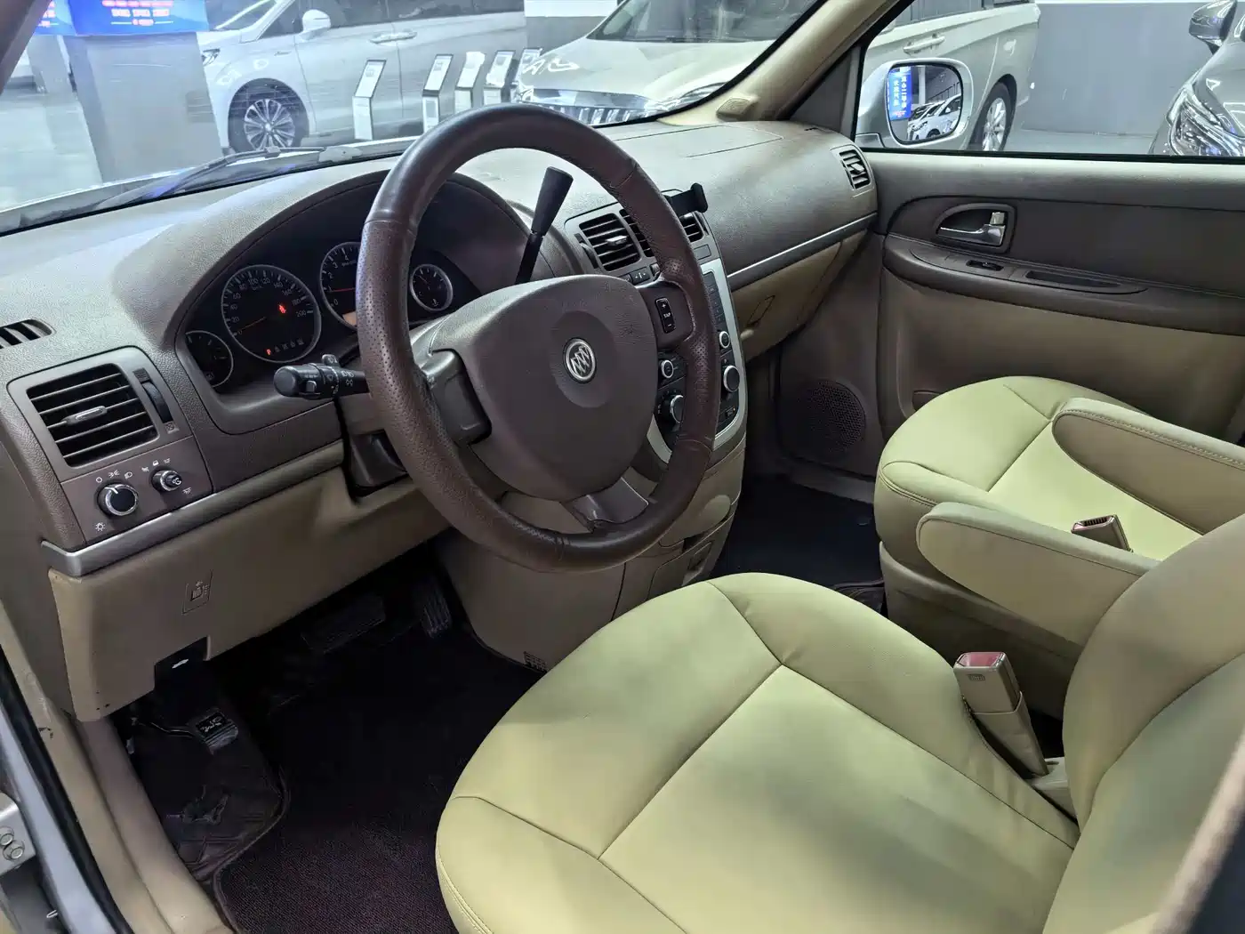 Buick GL8 2014 2.4L Classic Edition фото 5