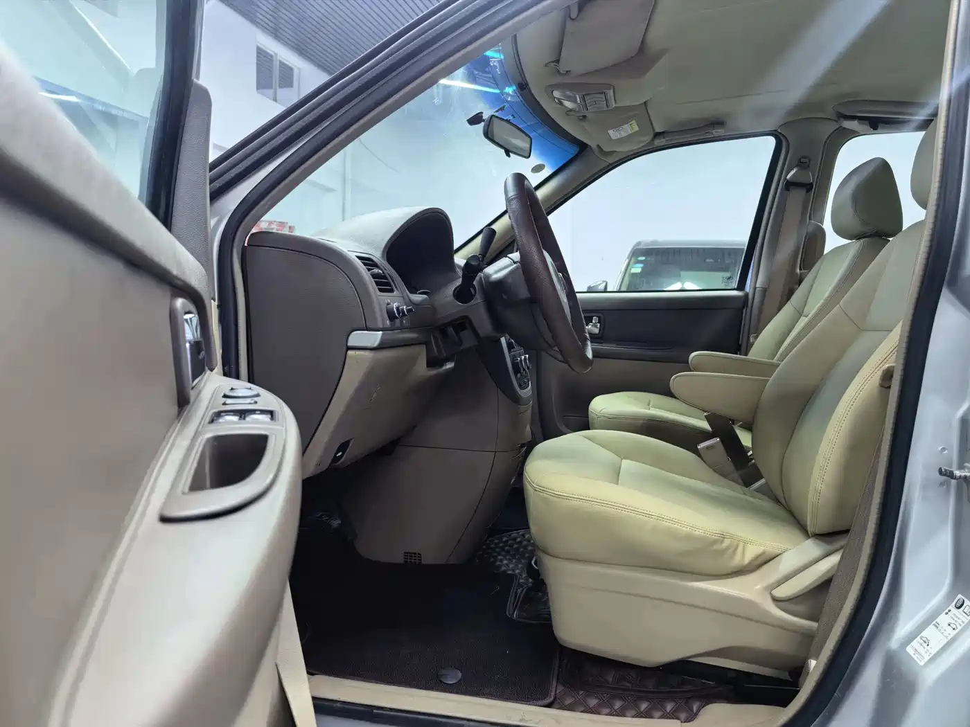 Buick GL8 2014 2.4L Classic Edition фото 4