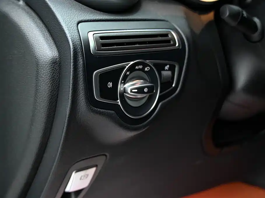 Mercedes-Benz GLC 2022 Facelift GLC 300 L 4MATIC Dynamic Collector's Edition фото 24