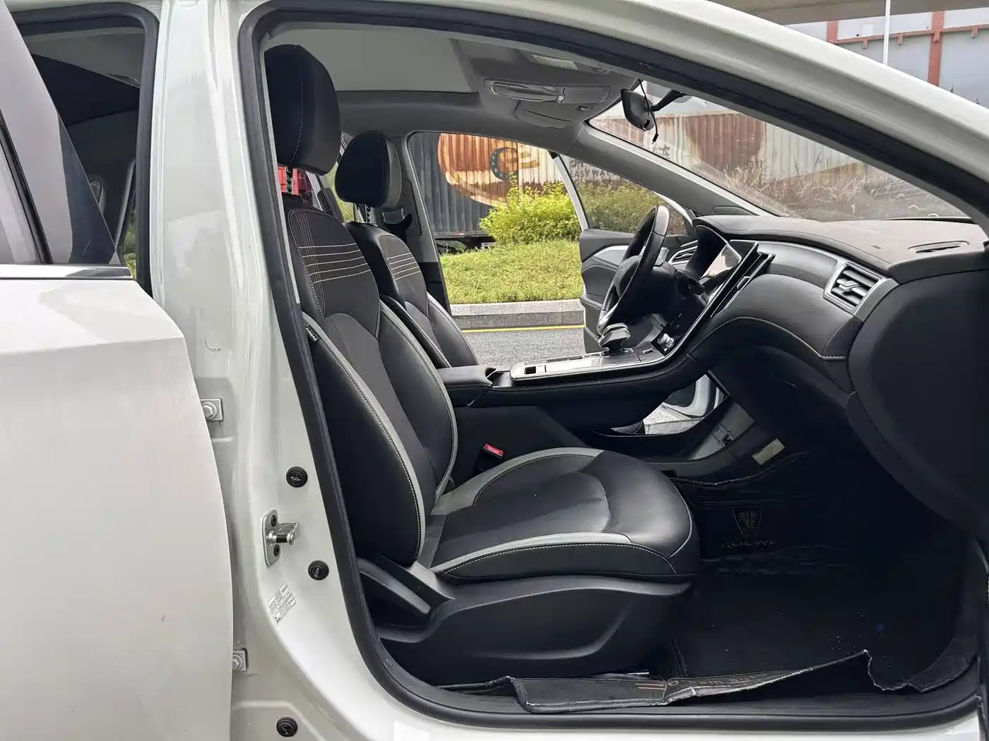 Roewe i6 MAX EV 2021 2020 Model 1.5T PHEV Cool Panoramic Sunroof Edition