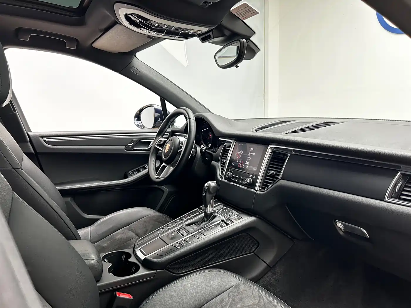 Porsche Macan 2017 Macan 2.0T фото 18