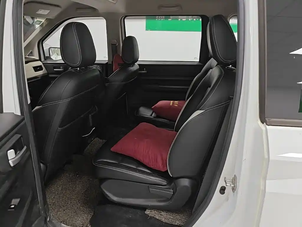Wuling Motors Wuling Hongguang PLUS 2020 2019 1.5T Manual Luxury 7-seater