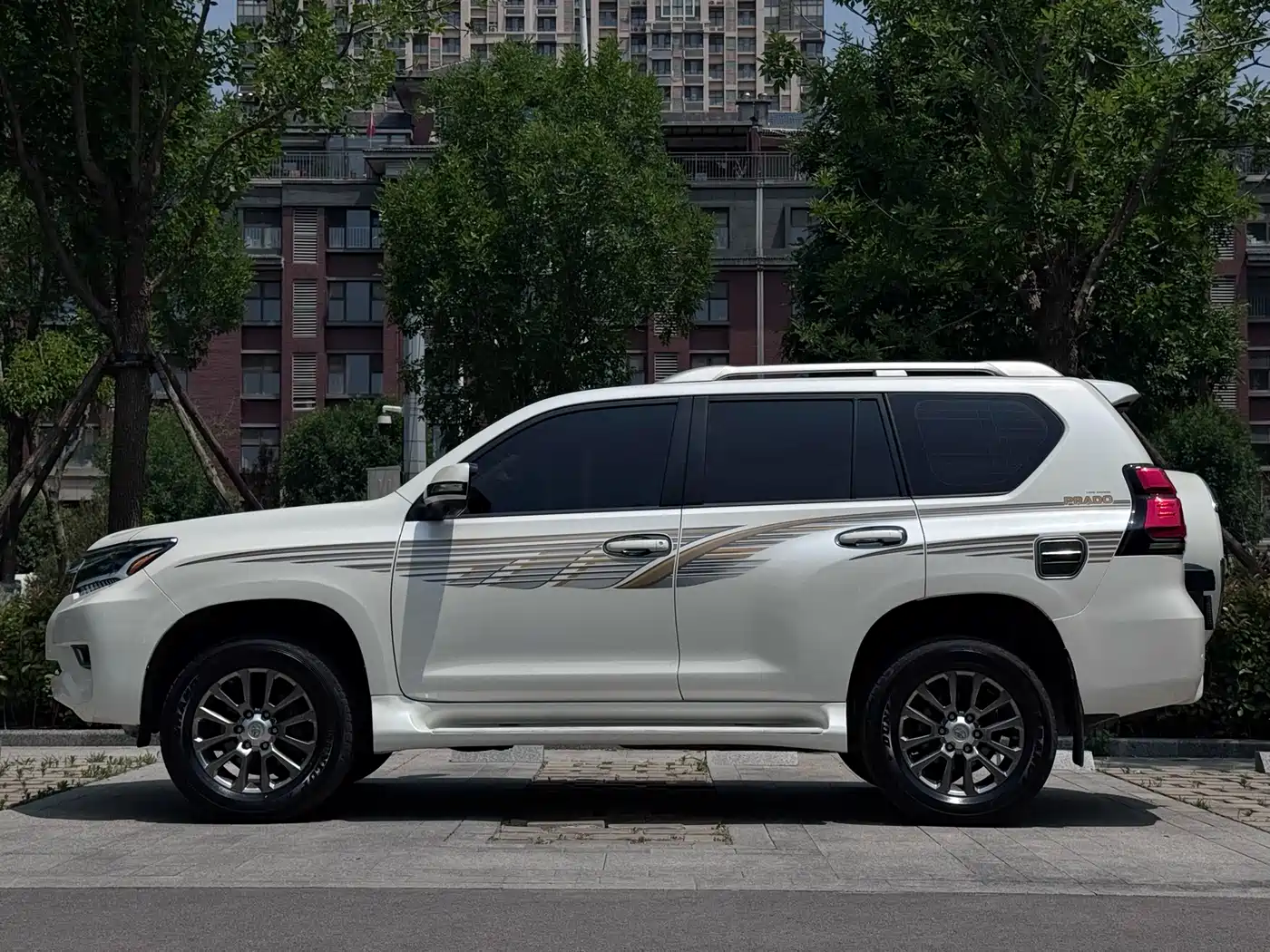 Toyota Prado (Import) 2014 2.7L Automatic Standard Edition фото 8
