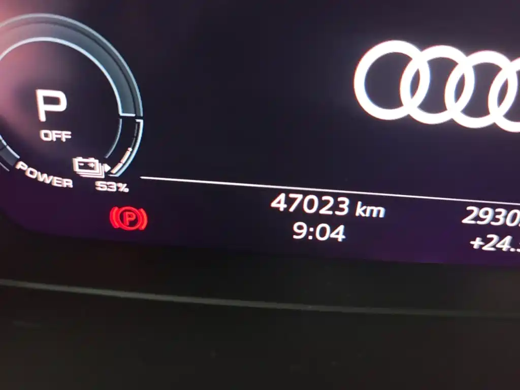 Фото 17 - Audi Q5 e-tron