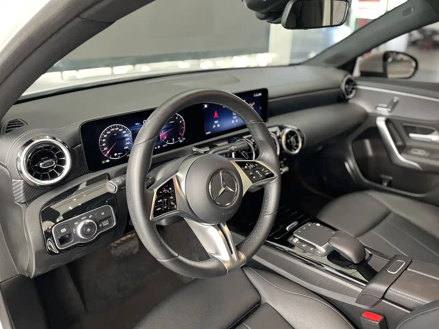 Mercedes-Benz A-Class 2023 A 200 L Dynamic фото 17