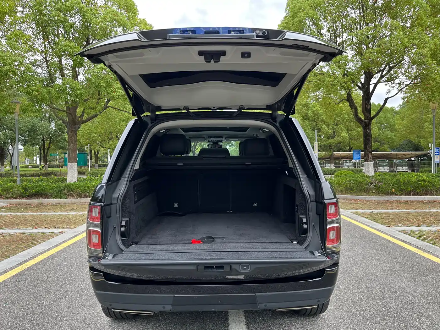 Land Rover Range Rover 2020 3.0 L6 Shengshi Edition фото 20