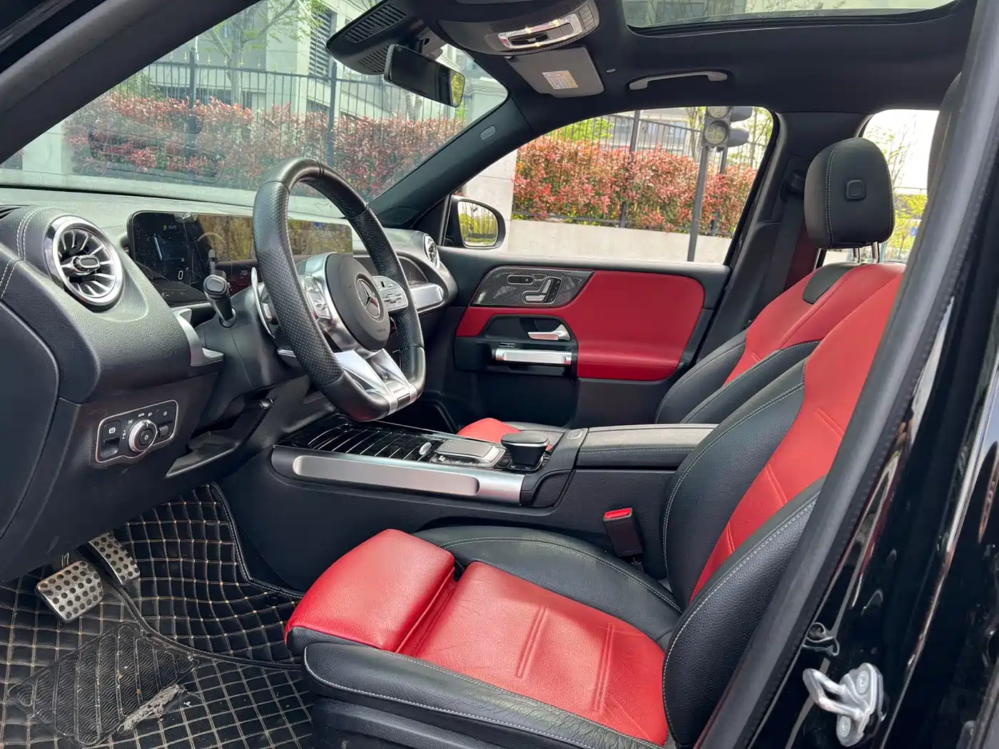 MERCEDES-BENZ GLB AMG