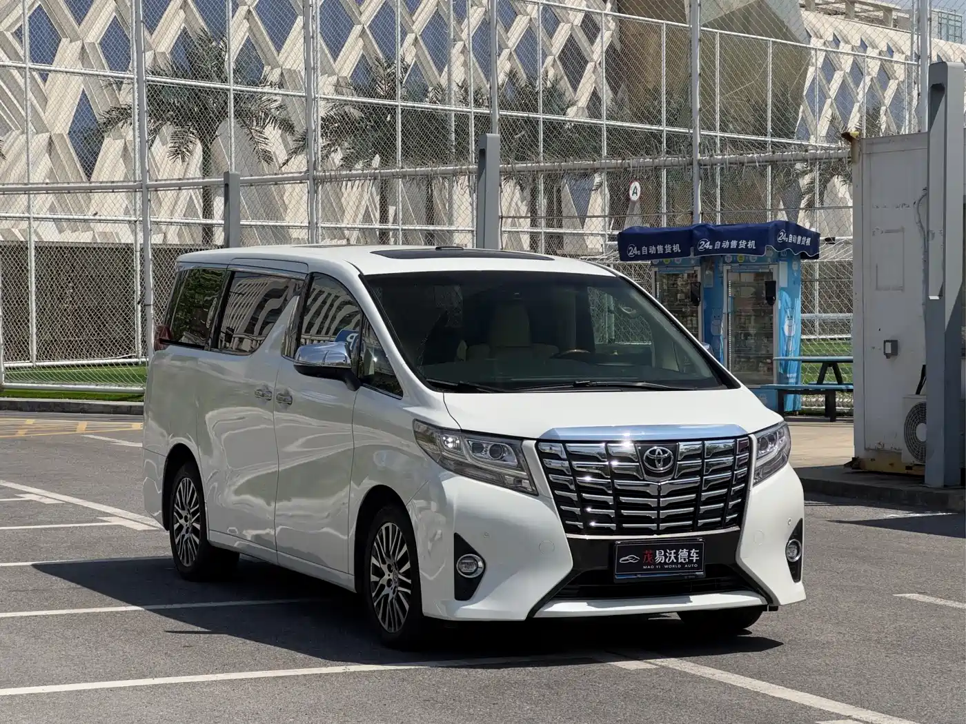 Toyota Alphard 2018 3.5L Premium фото 3
