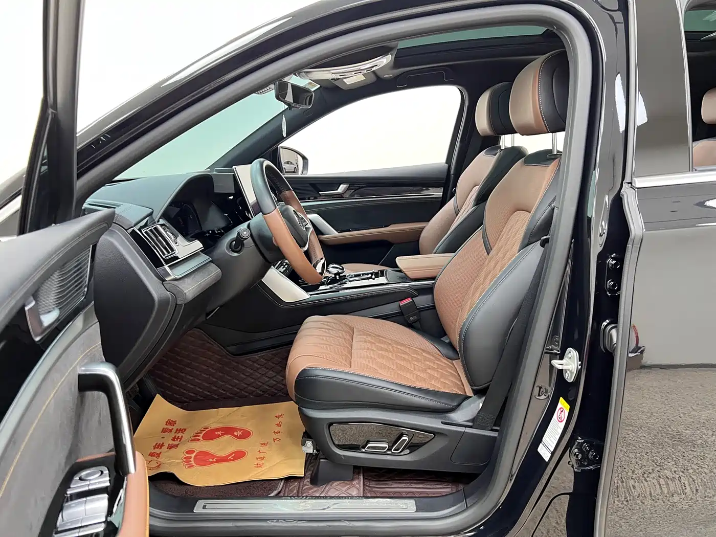 BYD Tang New Energy 2023 Model DM-i Champion Edition 112KM Deluxe фото 15
