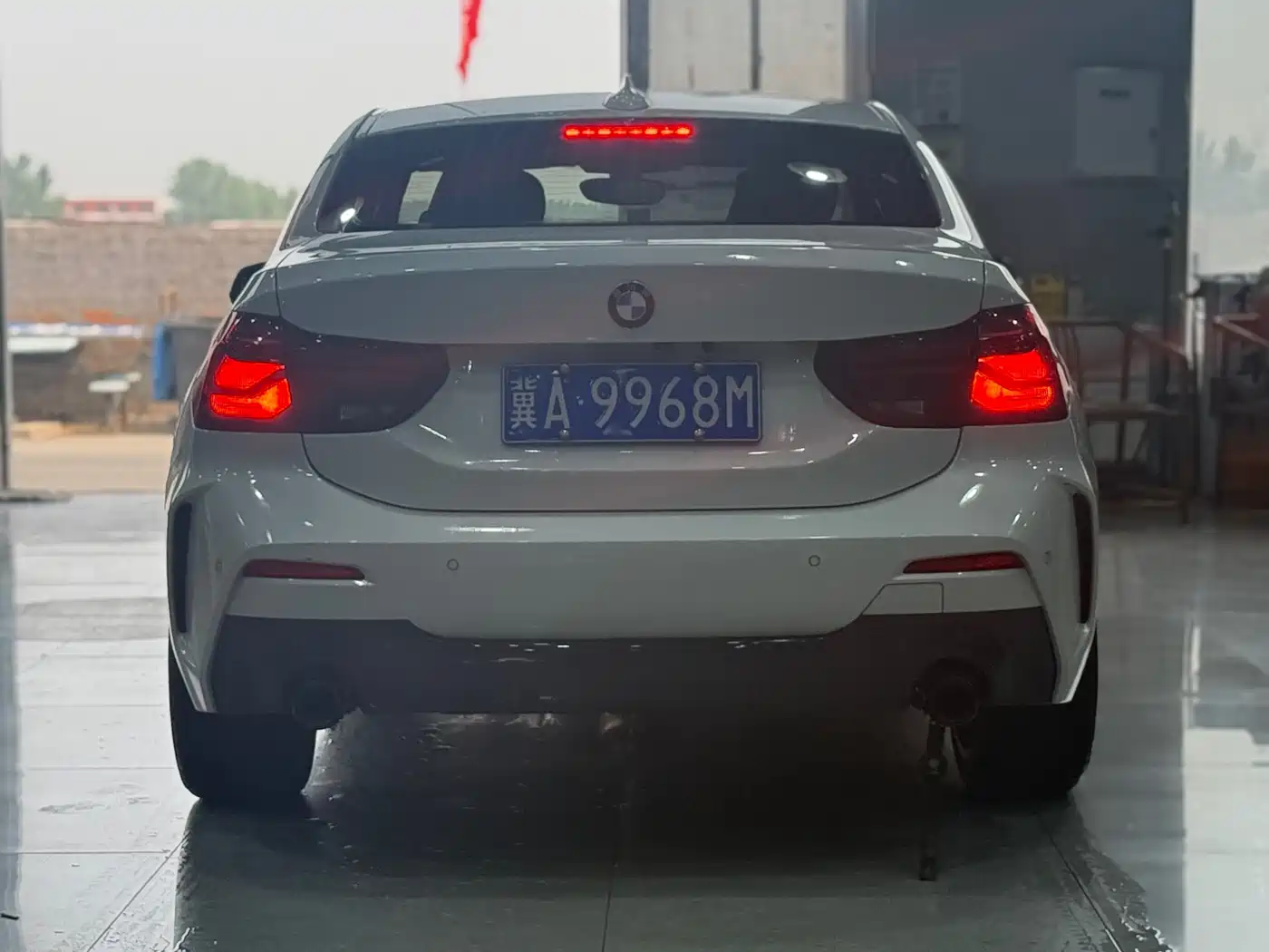 BMW 1 Series 2023 125i M Sport Shadow Edition фото 13