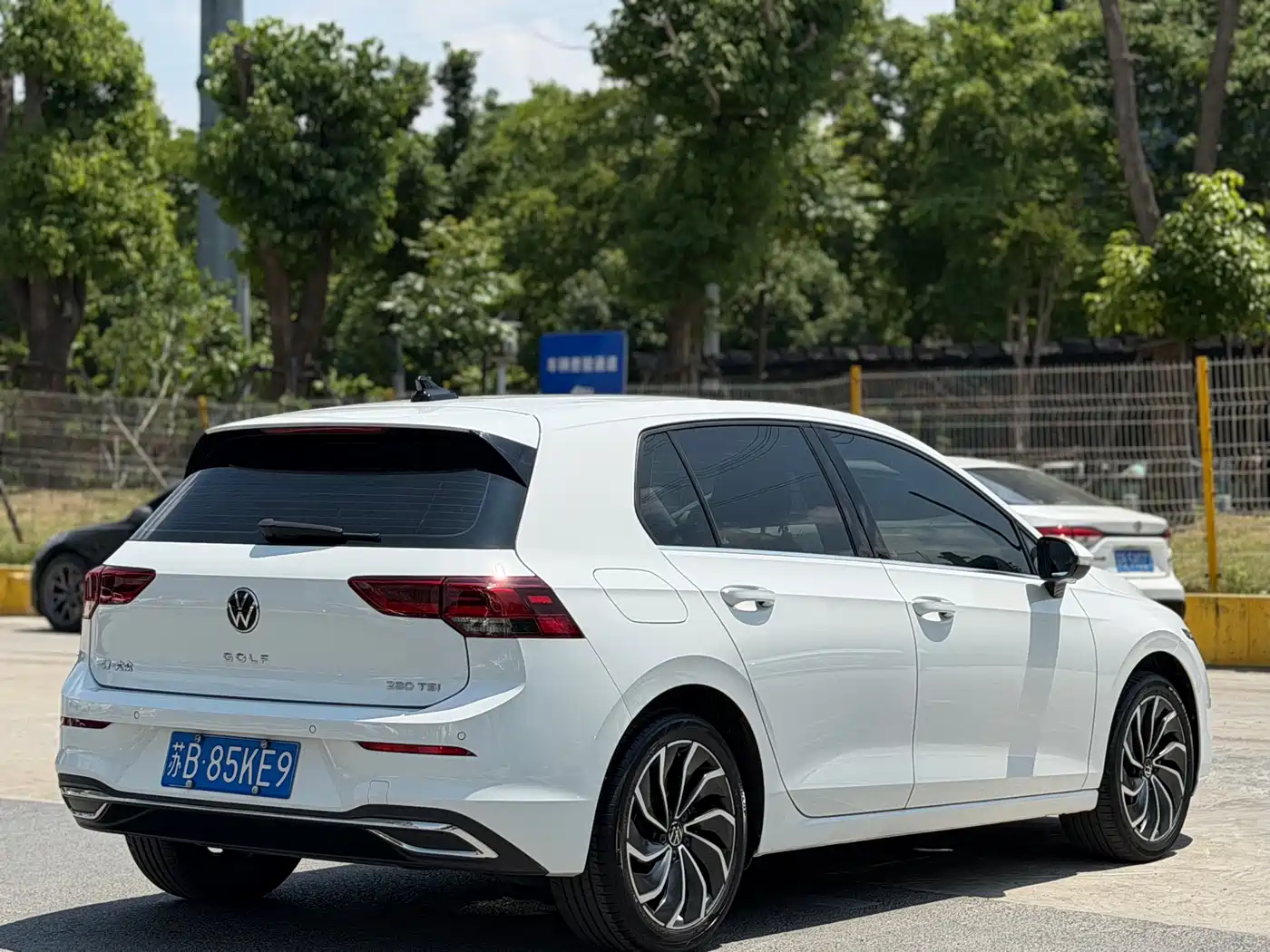 Volkswagen Golf 2023 Facelift 280TSI DSG Pro фото 6