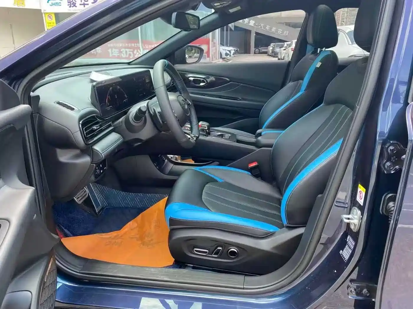 GAC Trumpchi Trumpchi Emkoo 2022 270T DCT J16 Galaxy Fighter Edition фото 4
