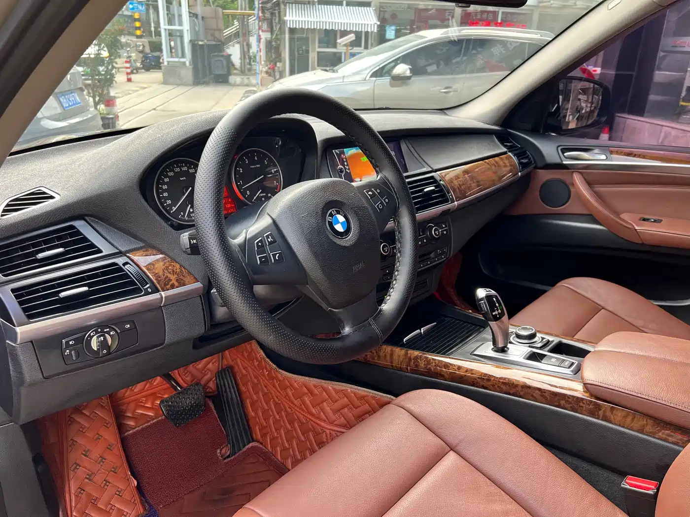 BMW X5 (Import) 2011 xDrive35i Leading Edition фото 7