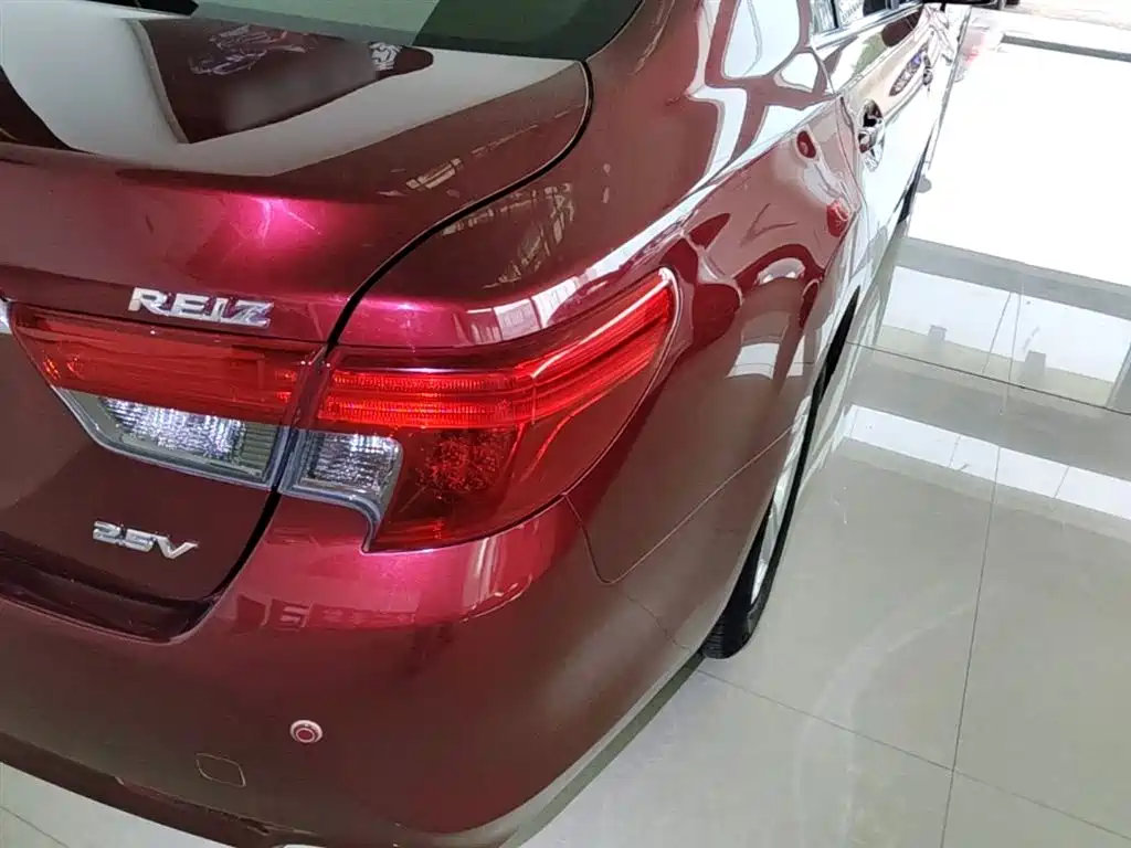 Toyota Reiz 2013 2.5V Elite Edition фото 8