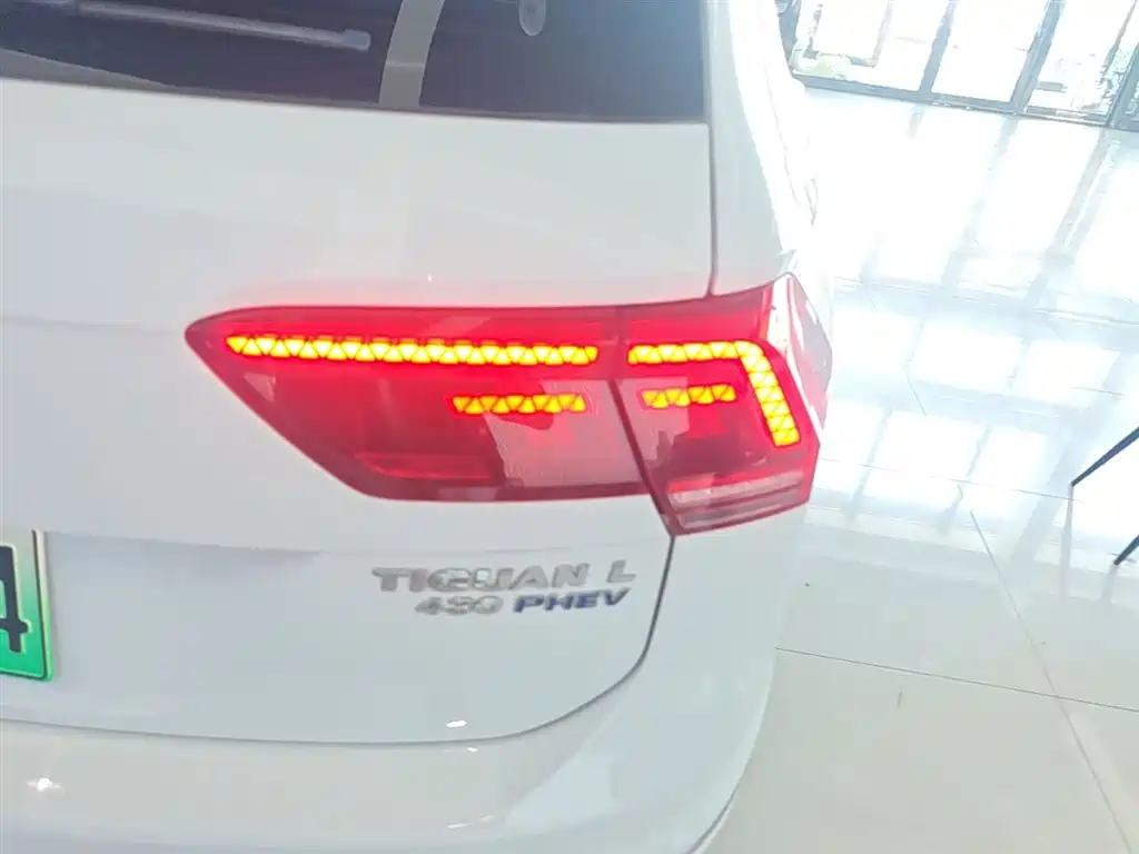 Фото 8 - Volkswagen Tiguan L PHEV
