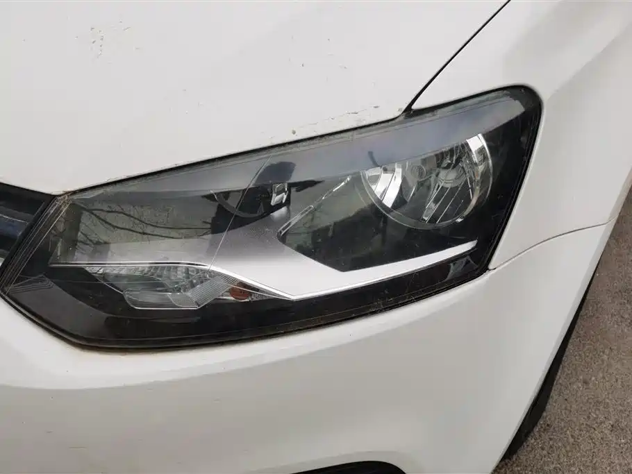 Volkswagen Polo 2014 1.4L Manual Comfort Edition фото 5