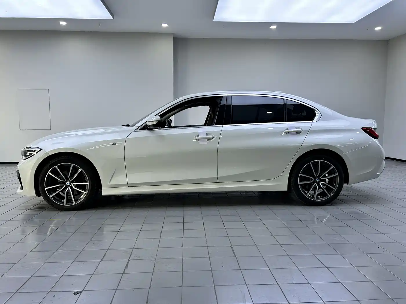 BMW 3 Series 2021 320Li M Sport Package фото 4