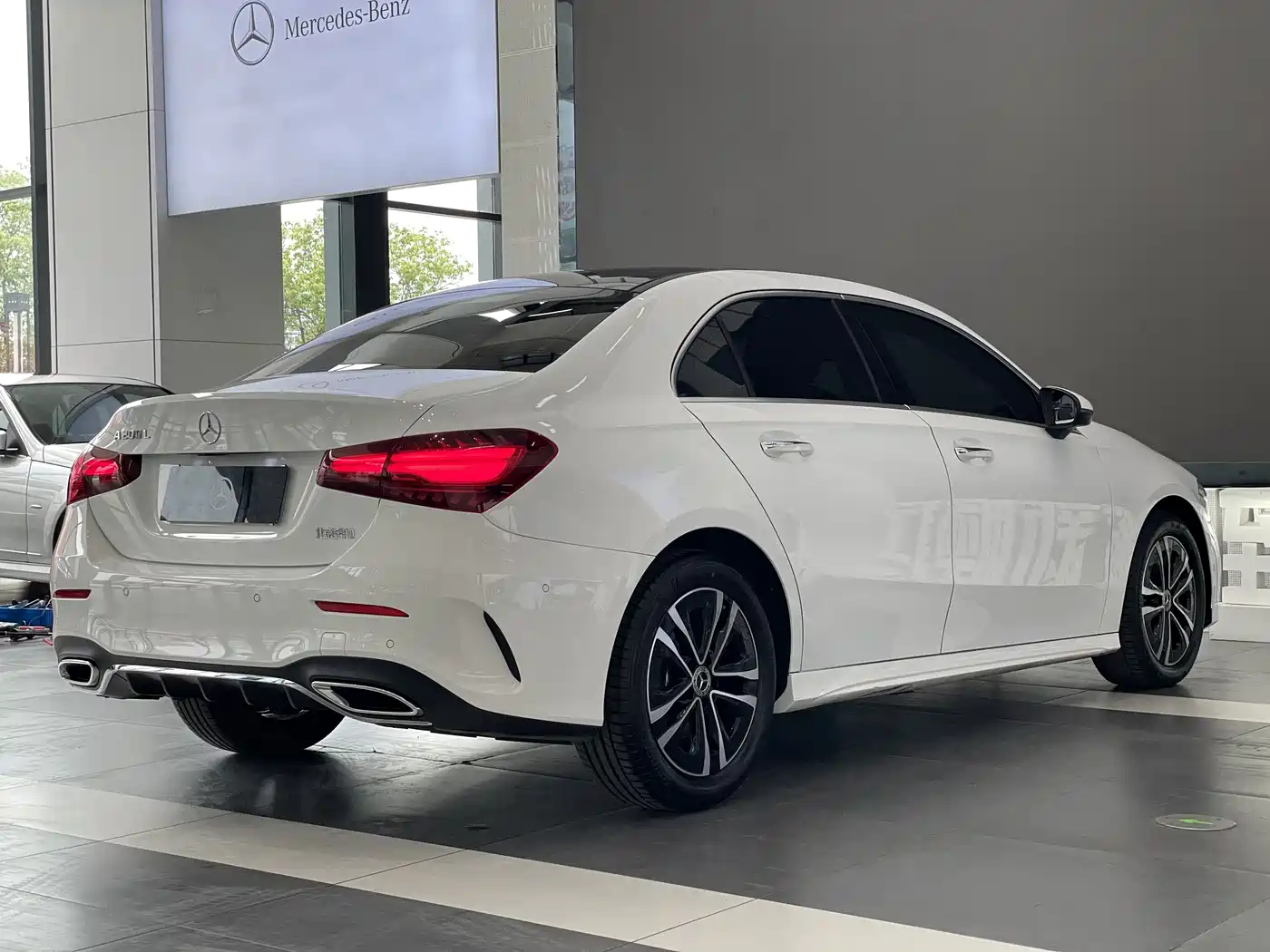 Mercedes-Benz A-Class 2023 A 200 L Dynamic фото 6