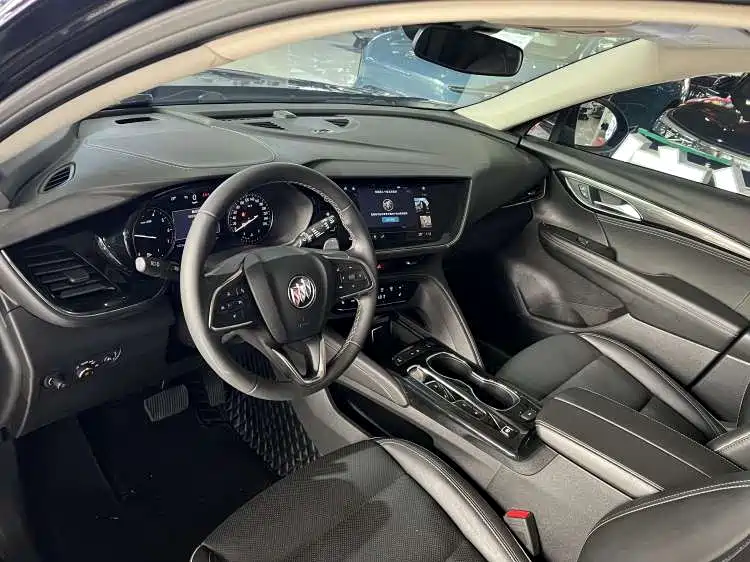 صورة 11 - Buick Envision S