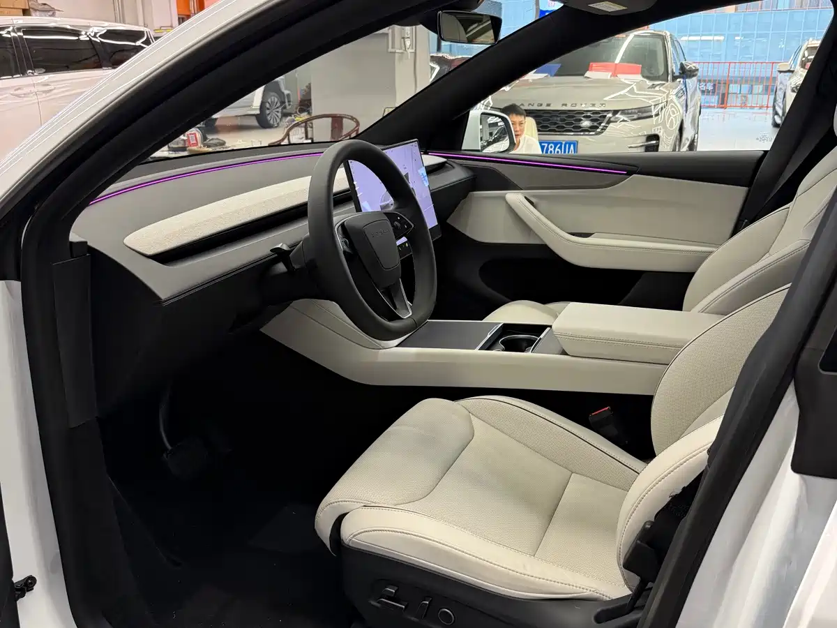 Tesla Model Y L 2026 2025 Facelift Long Range AWD