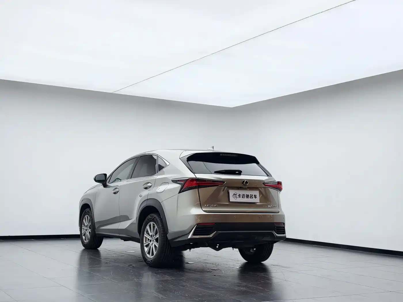 Фото 6 - Lexus NX