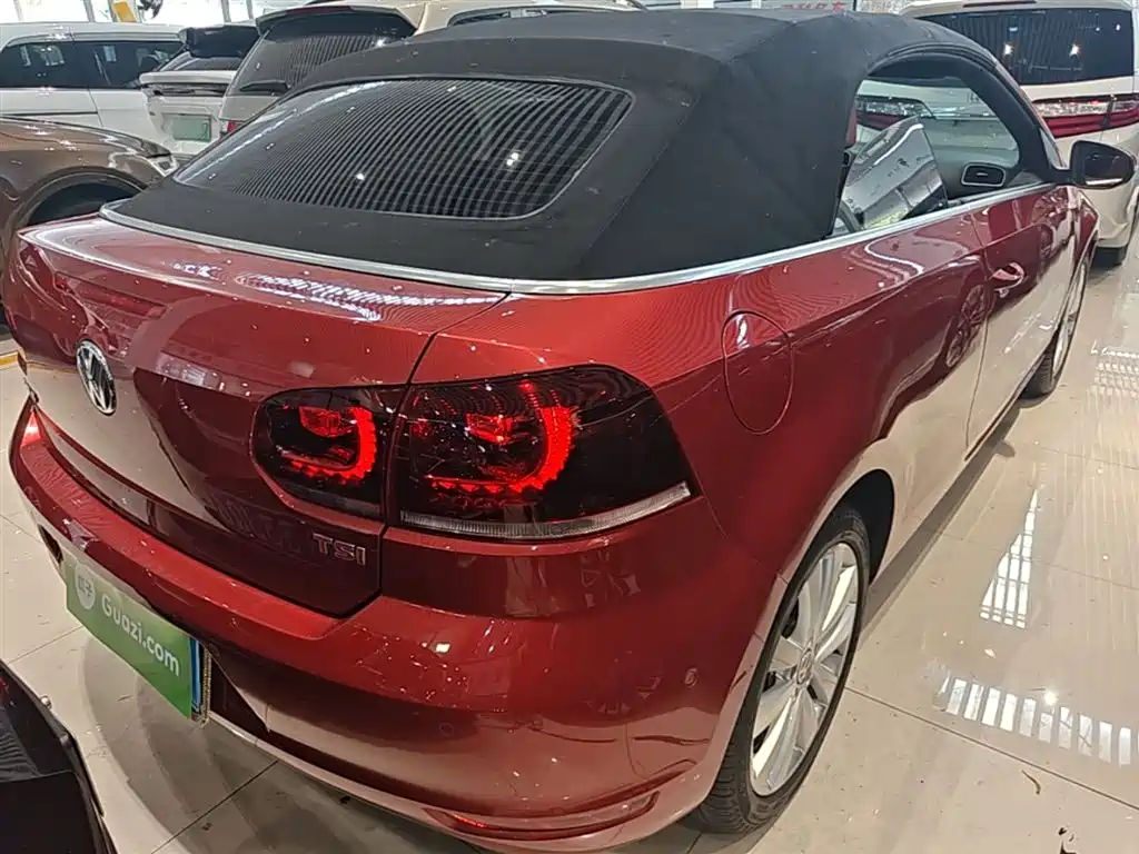Volkswagen Golf (Import) 2012 1.4TSI Luxury Convertible Edition фото 7