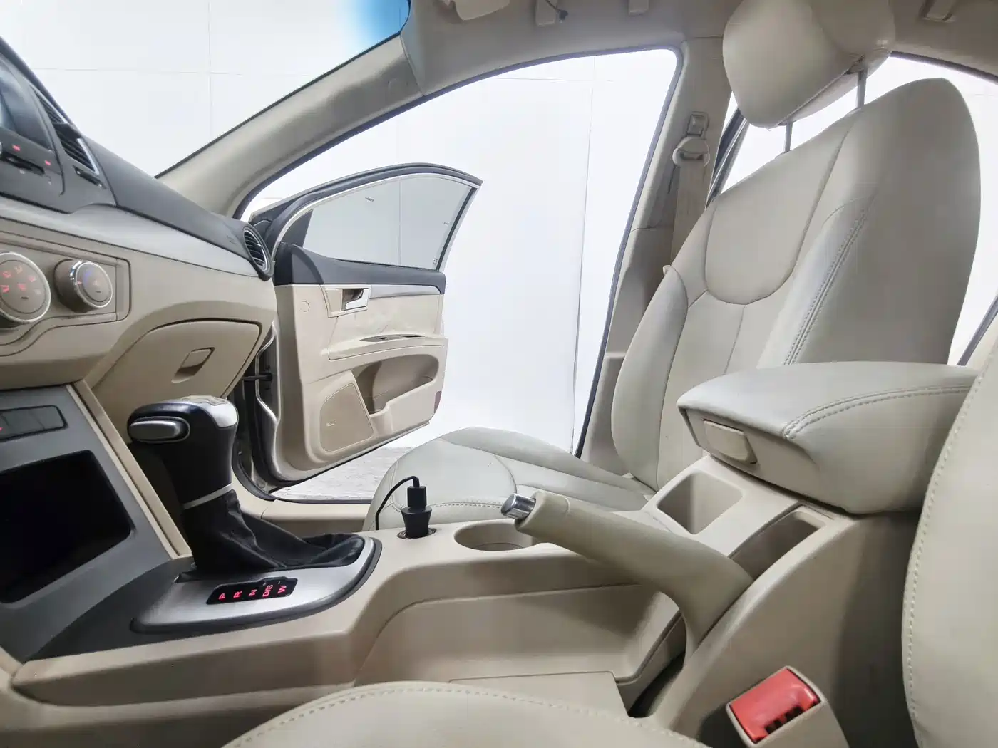 Roewe 350 2014 2014 1.5L Automatic Express Edition