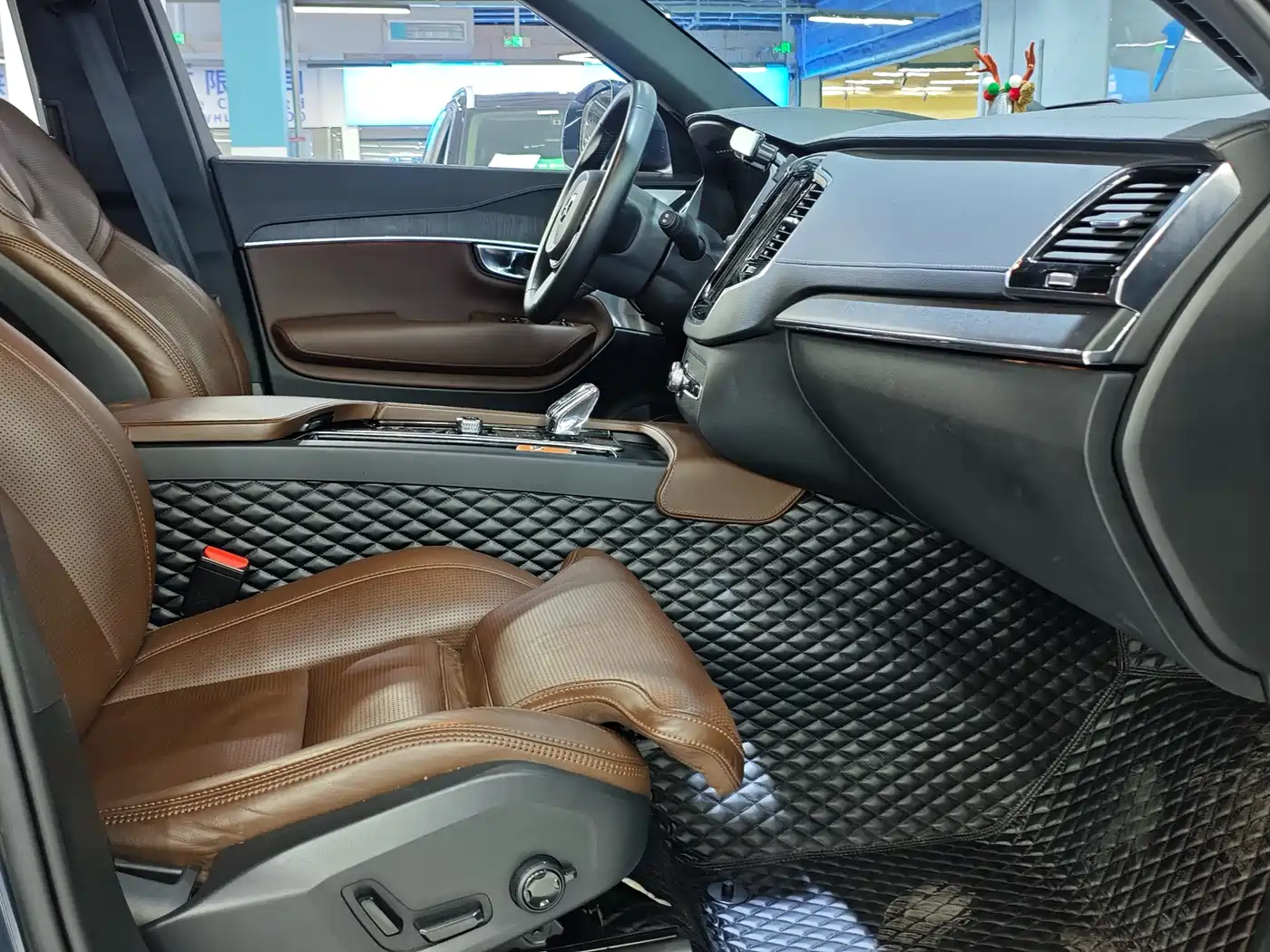Volvo XC90 Plug-in Hybrid 2021 E-Drive Hybrid T8 Premium Luxury 7-Seater фото 7