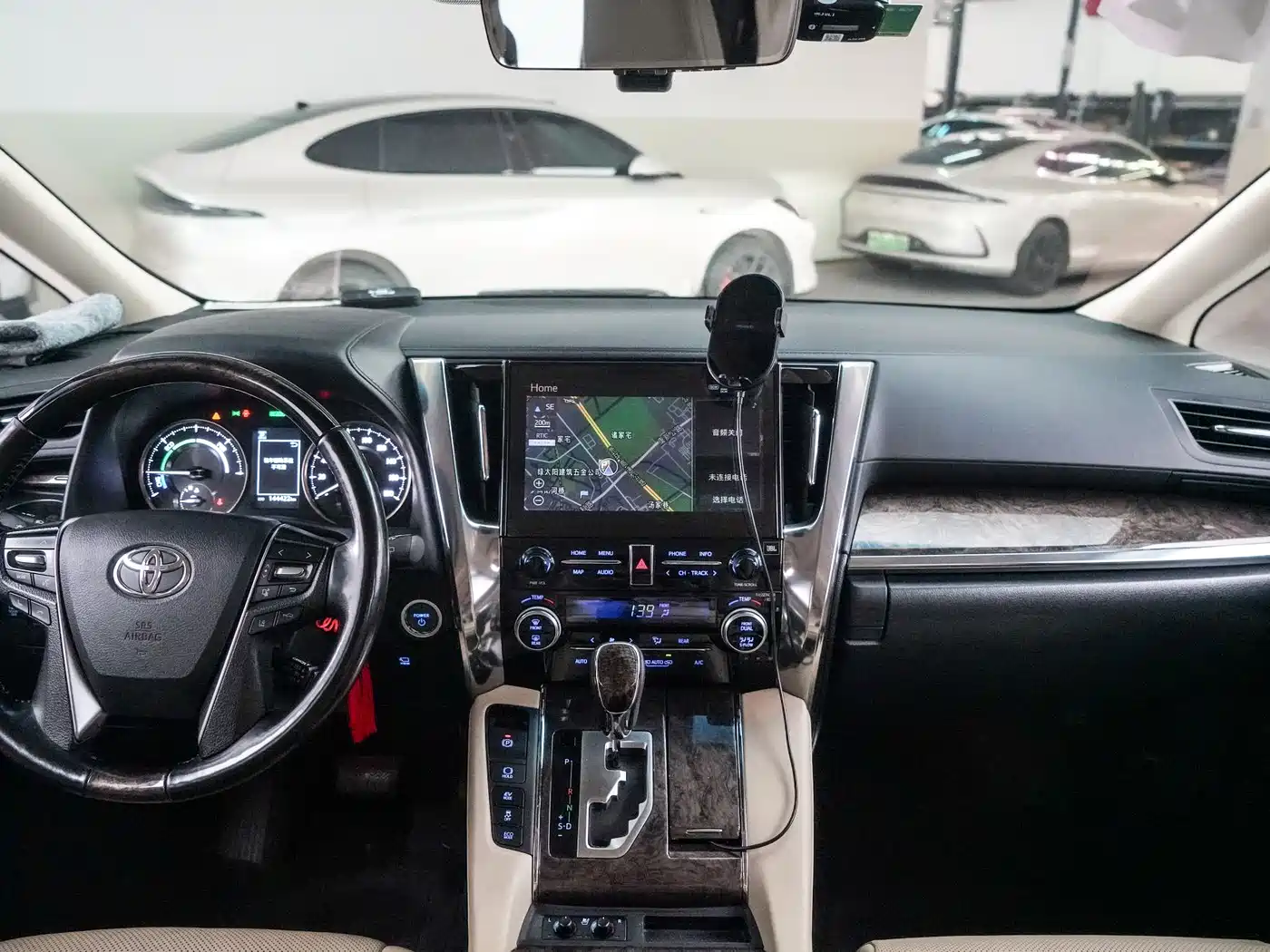 Toyota Vellfire 2021 Crown Hybrid 2.5L HV Premium Edition фото 10