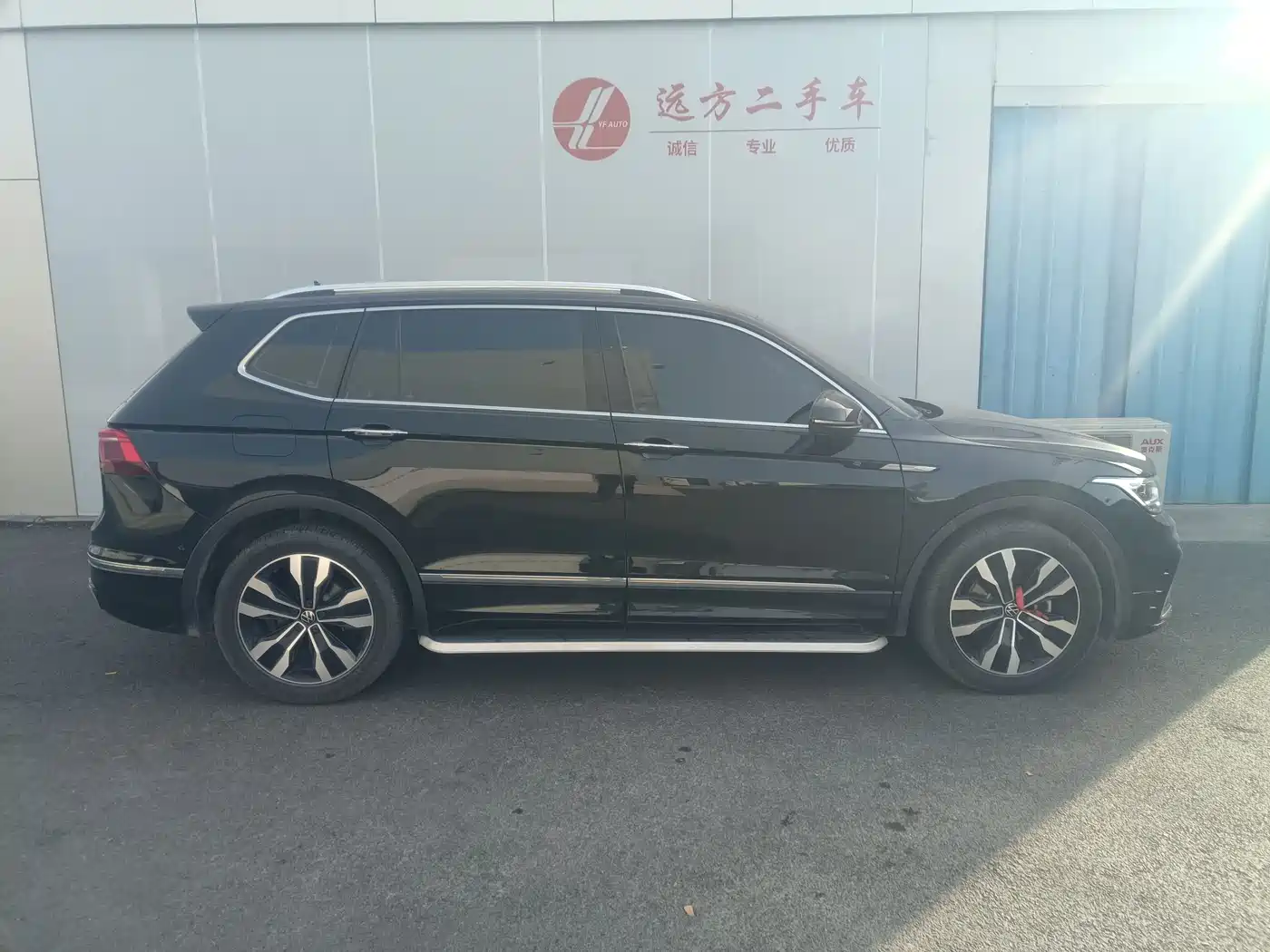 Volkswagen Tiguan L 2024 330TSI Automatic 2WD R-Line Premium Enjoyment Edition фото 3