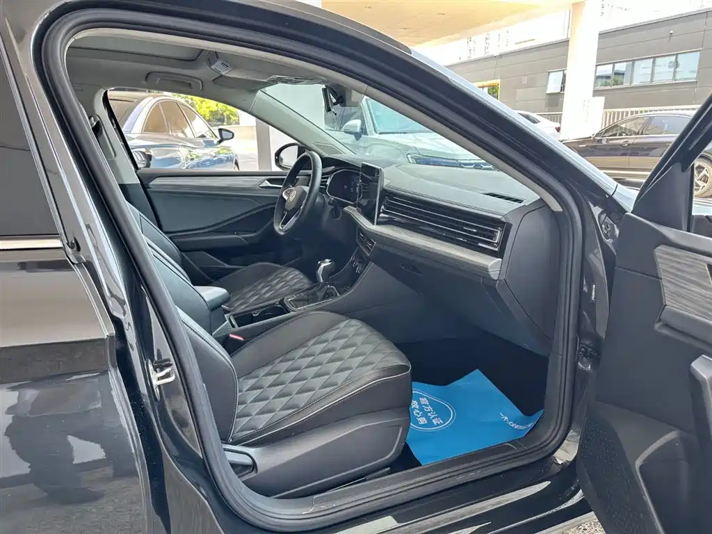 Volkswagen Sagitar 2023 300TSI DSG Surpassing Edition фото 29
