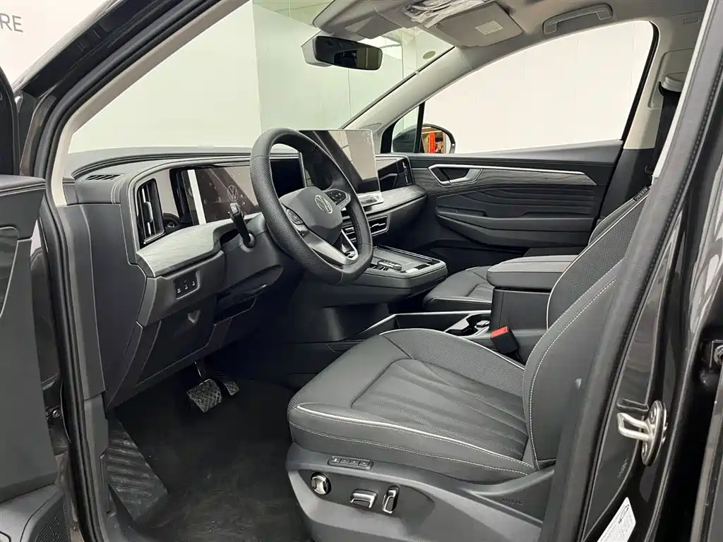 Volkswagen Talagon 2025 Model 450TSI AWD Premium 6-Seater фото 5