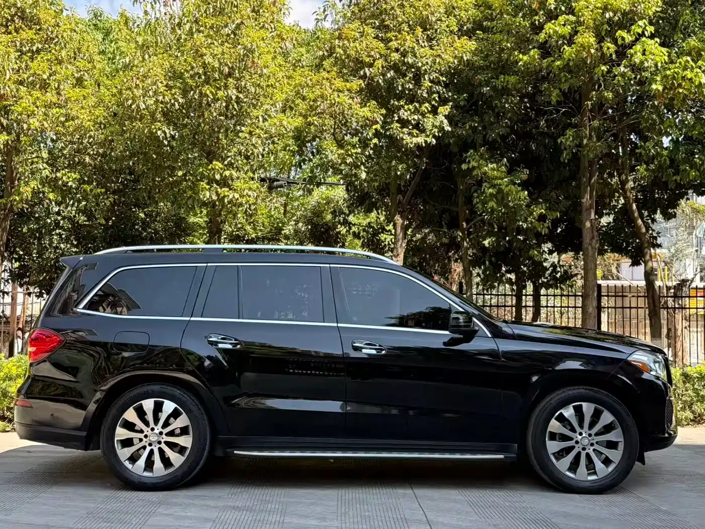 Mercedes-Benz GLS 2017 GLS 400 4MATIC Luxury фото 18