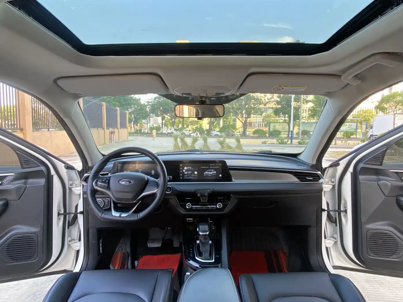 Ford Escort 2022 2021 1.5L Automatic Platinum Edition