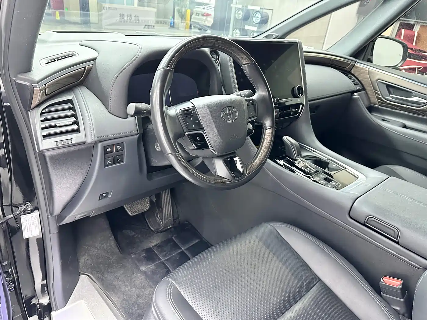 Toyota Alphard 2024 Hybrid 2.5L Prestige Edition фото 12