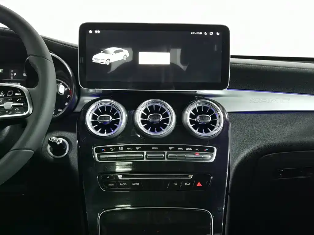 Mercedes-Benz GLC 2018 Facelift GLC 260 4MATIC Luxury фото 12