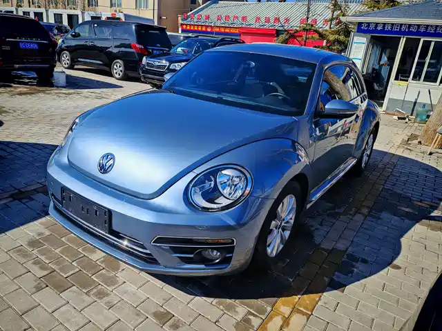 VOLKSWAGEN BEETLE