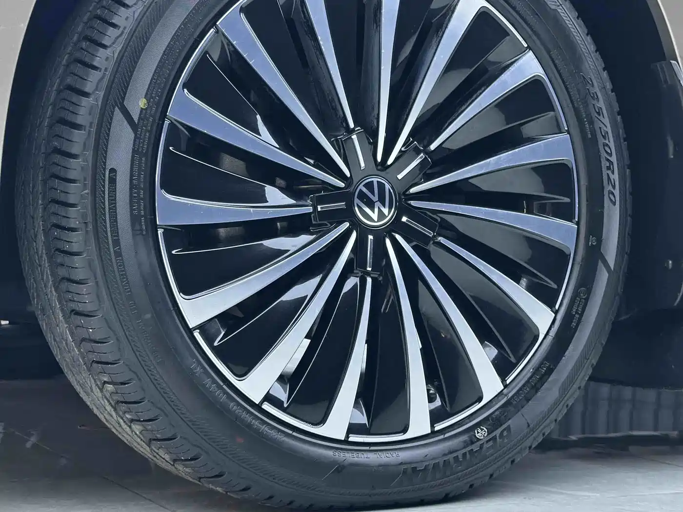 Volkswagen Viloran 2020 2020 380TSI Premium