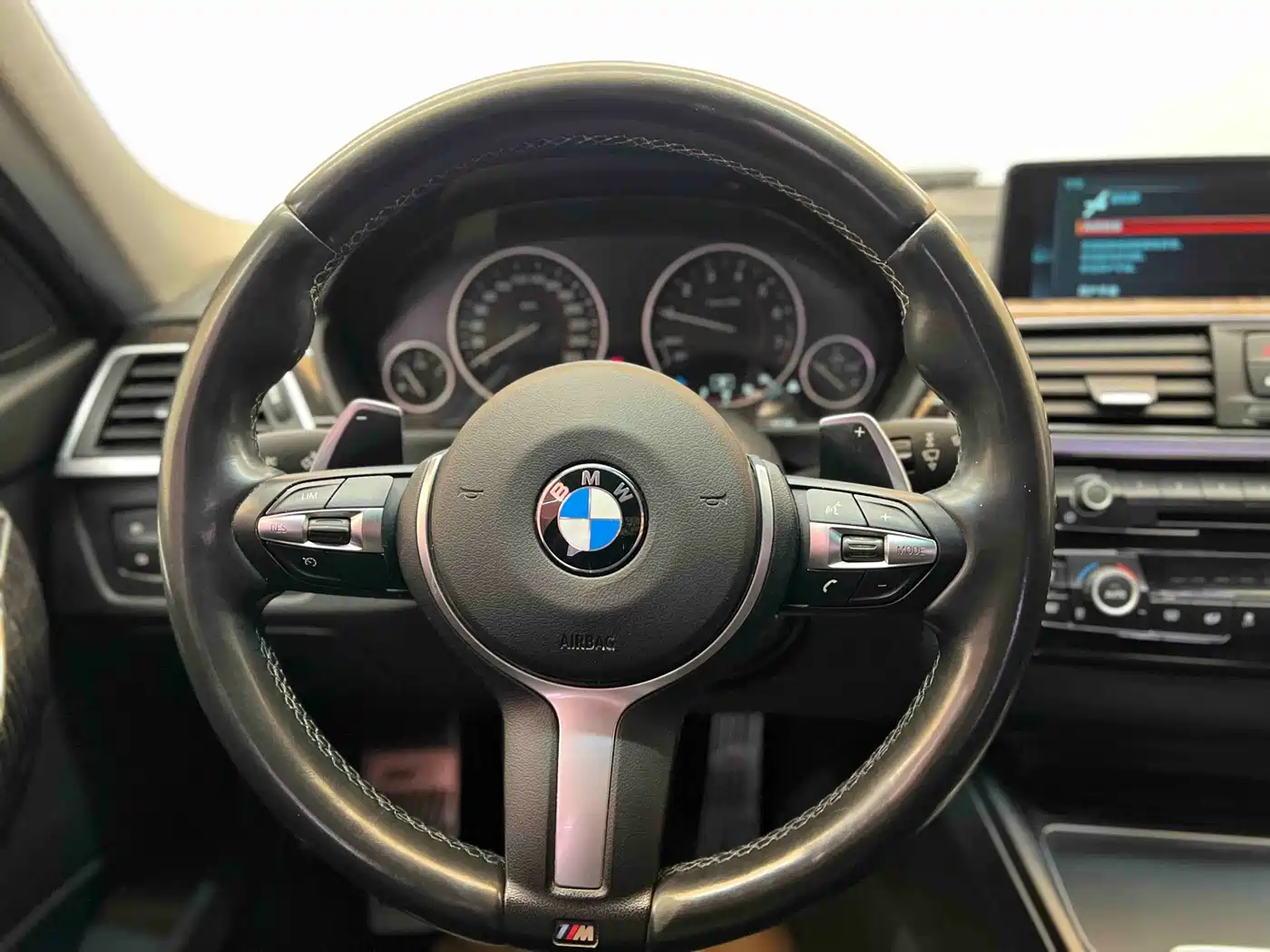 BMW 3 Series 2017 330Li M Sport фото 12