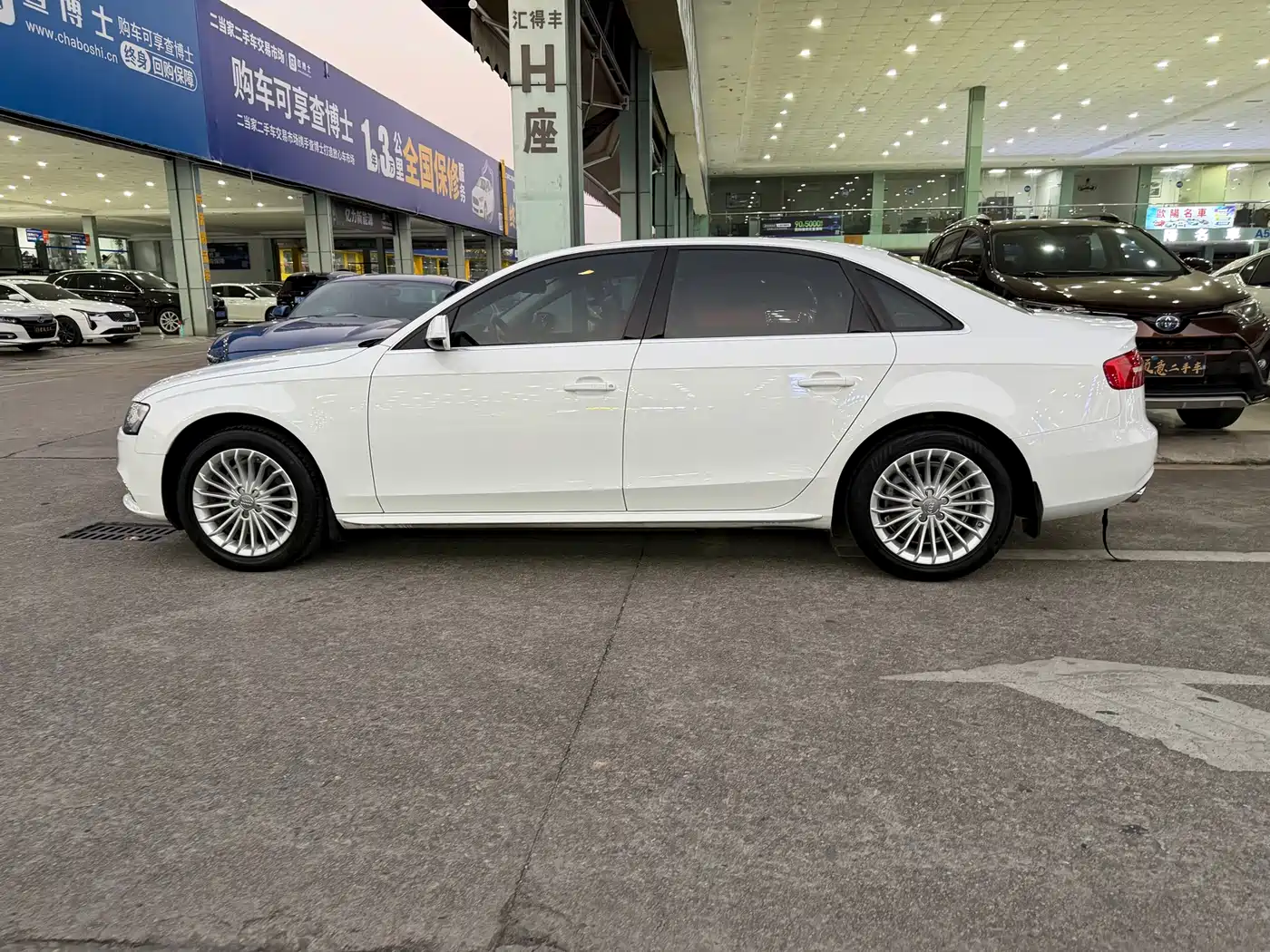 Audi A4L 2015 35 TFSI Auto Comfort фото 9