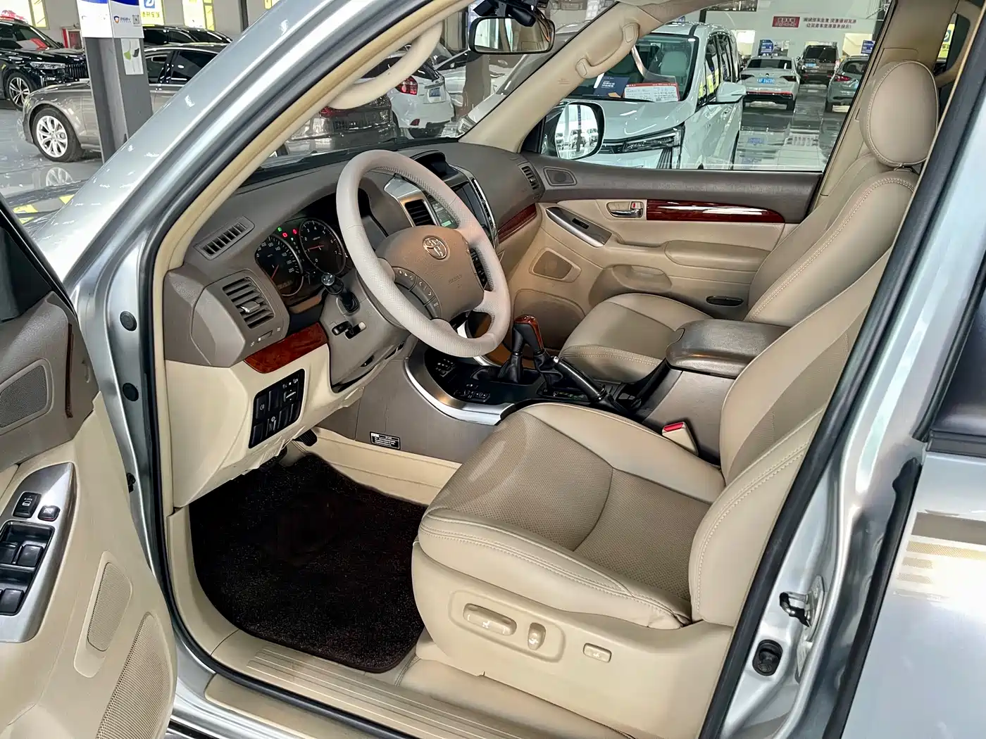 Toyota Prado 2006 4.0L Automatic VX NAVI Edition фото 4