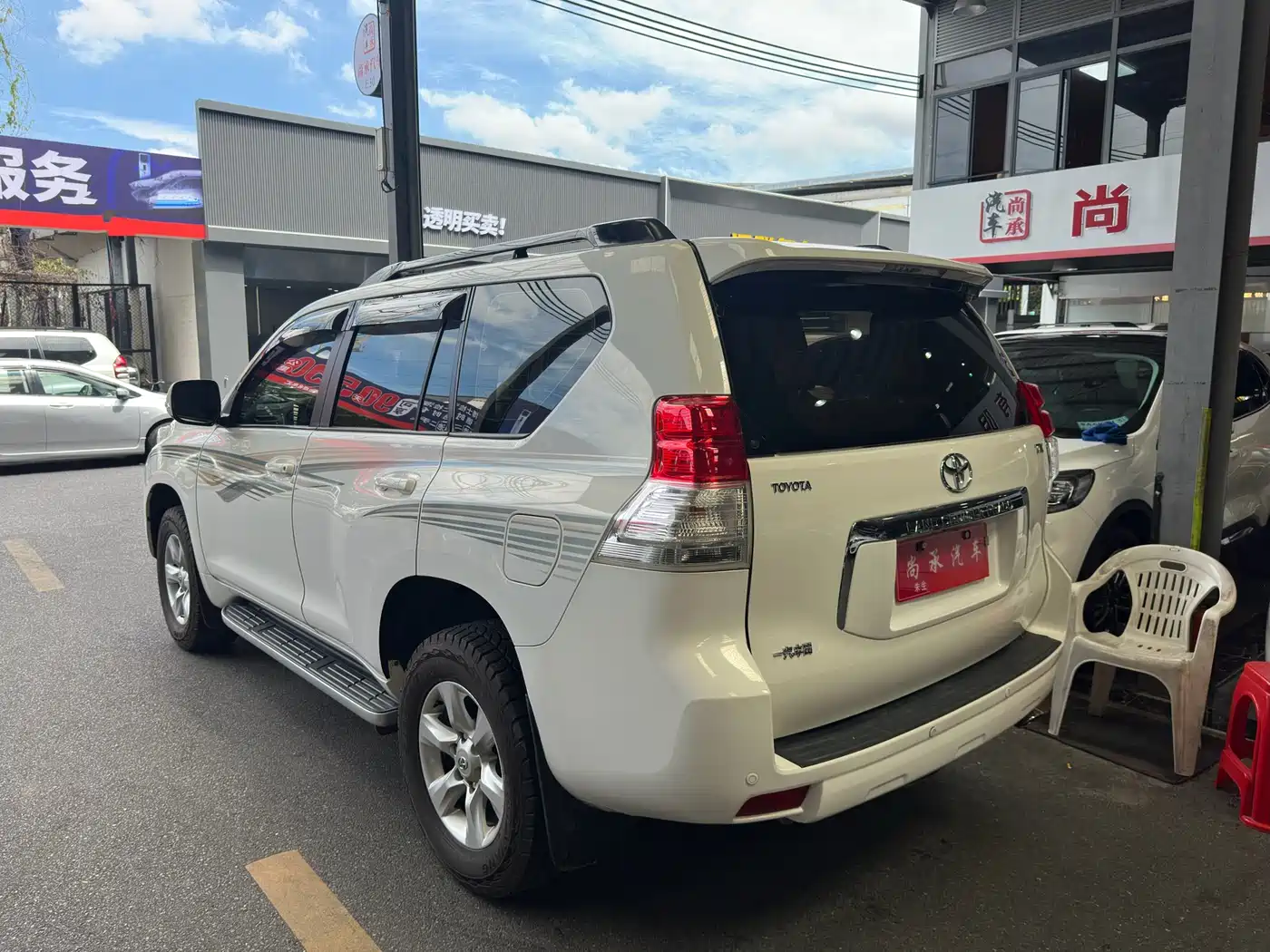 Toyota Prado 2010 4.0L Automatic TX-L NAVI фото 4