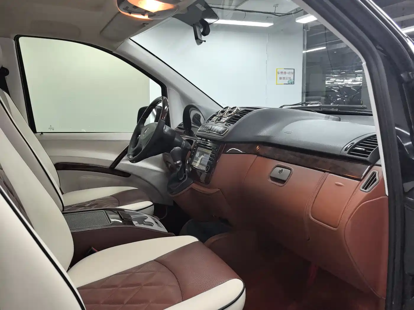 Mercedes-Benz Vito 2015 3.0L Elite фото 5