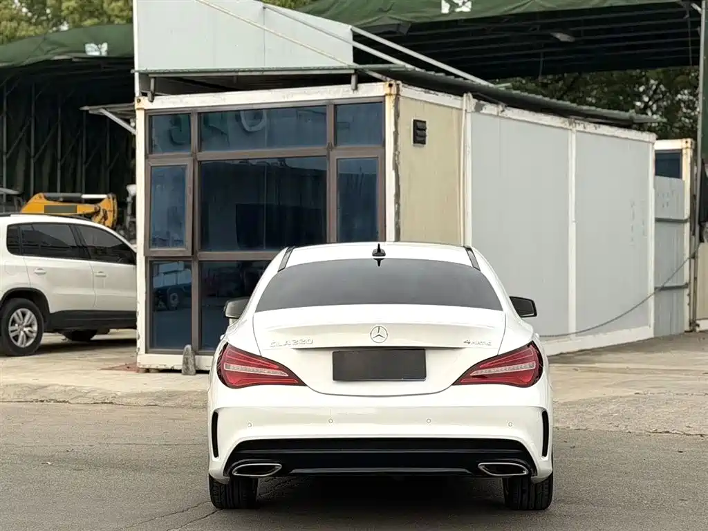 Mercedes-Benz CLA (Import) 2018 CLA 220 4MATIC фото 5