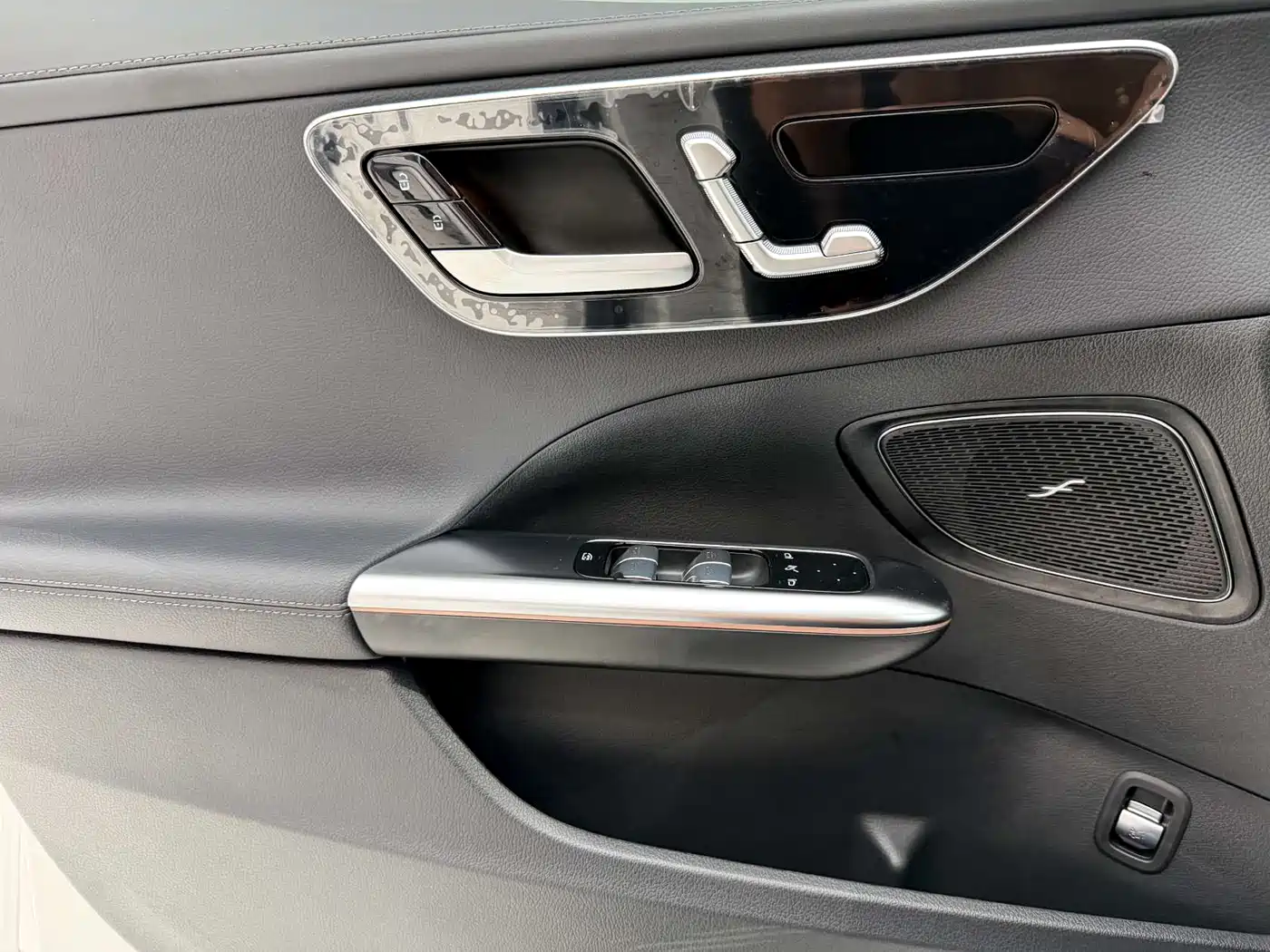 Mercedes-Benz C-Class 2024 Second Facelift C 260 L Sport фото 18