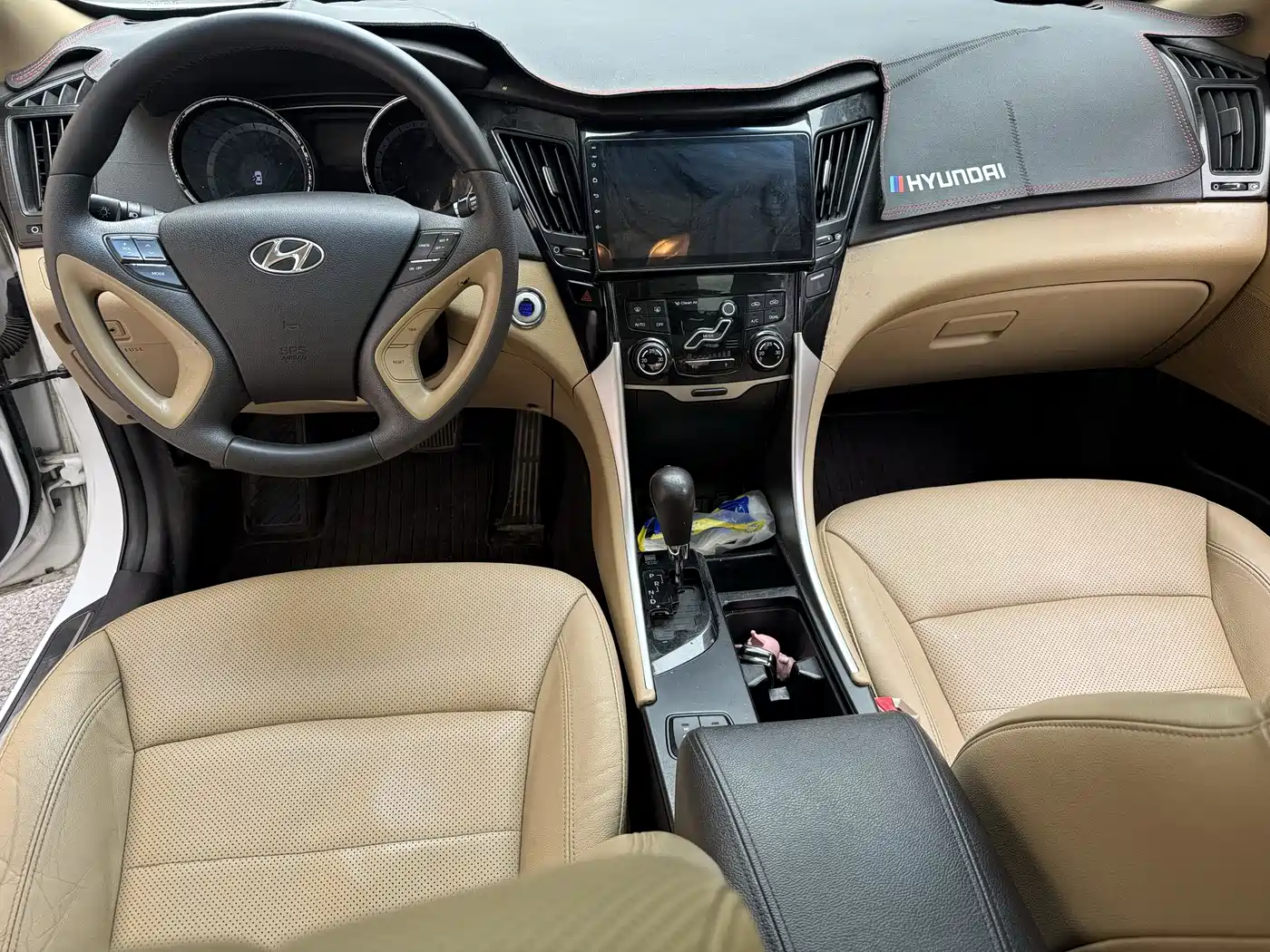 Hyundai Sonata 2011 2.0L Auto Supreme Edition фото 13