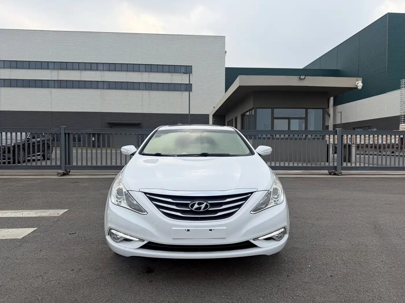 Hyundai Sonata 2013 2.0L Automatic Luxury Edition фото 2
